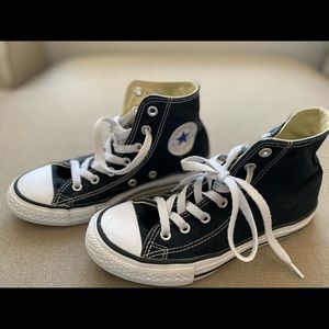 Kids Converse high tops size 2